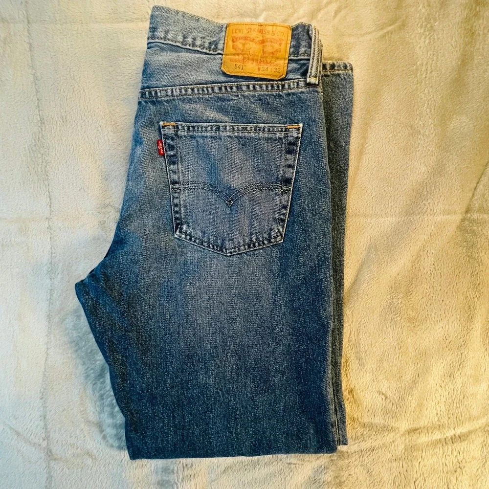 Levi's Jeans Mens 34 Blue‎ 541 Athletic Taper Distressed Denim Pants